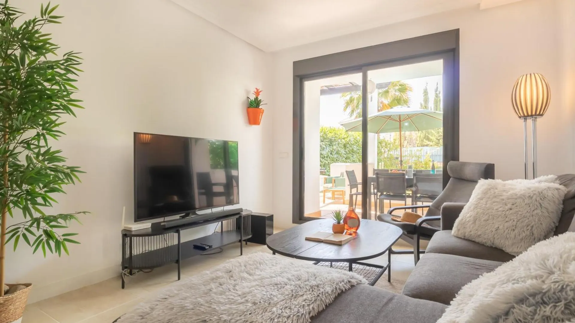 Sunset Golf Gold - Happy Rentals Estepona Apartment